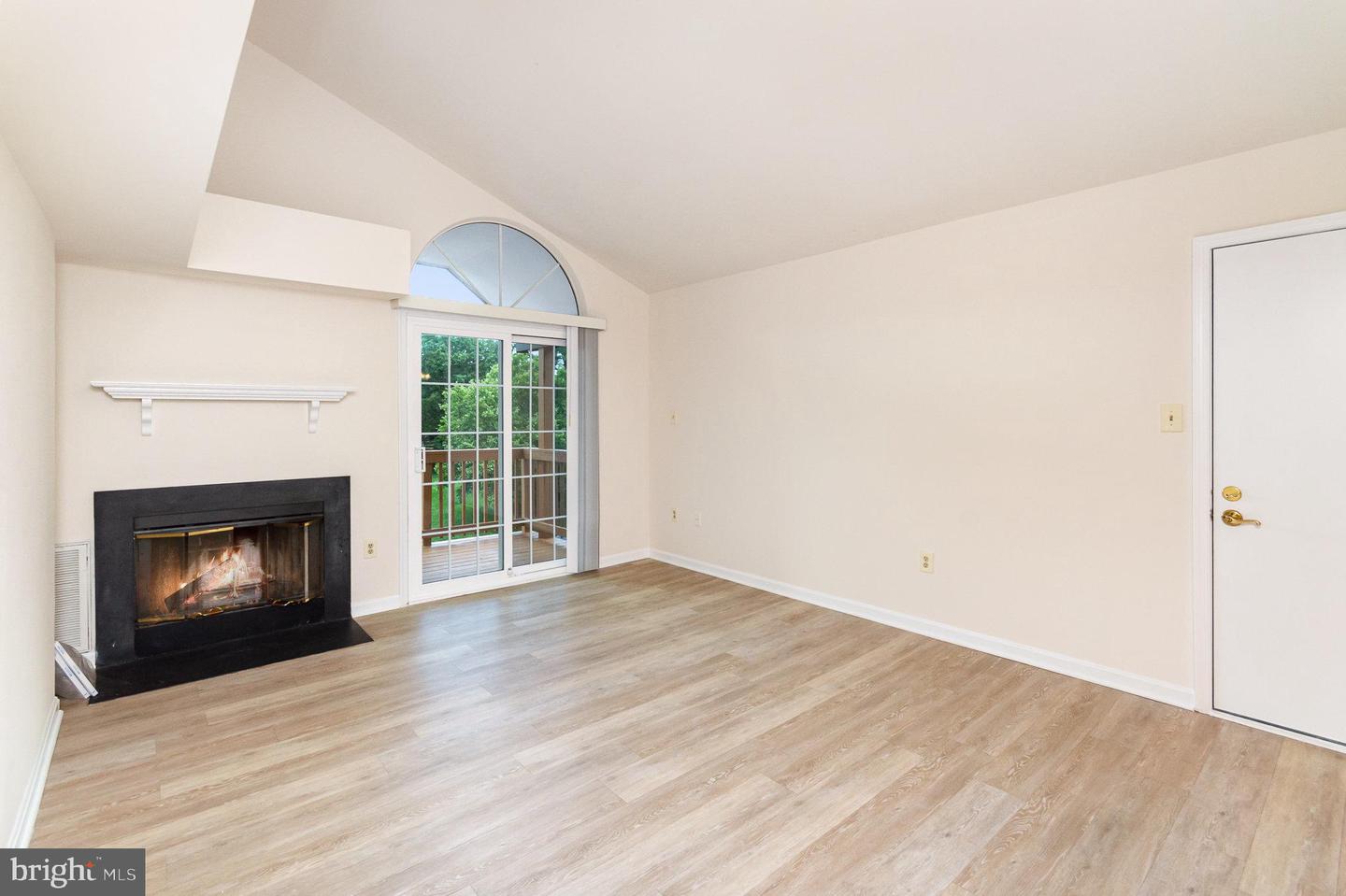 6905-L VICTORIA DR #6905-L, ALEXANDRIA, Virginia 22310, 2 Bedrooms Bedrooms, ,2 BathroomsBathrooms,Residential,For sale,6905-L VICTORIA DR #6905-L,VAFX2249916 MLS # VAFX2249916