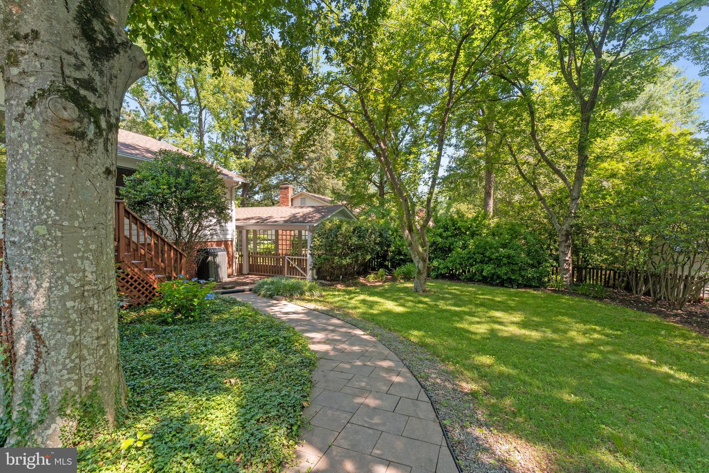 303 CAMDEN DR, FREDERICKSBURG, Virginia 22405, 5 Bedrooms Bedrooms, ,3 BathroomsBathrooms,Residential,For sale,303 CAMDEN DR,VAST2040116 MLS # VAST2040116
