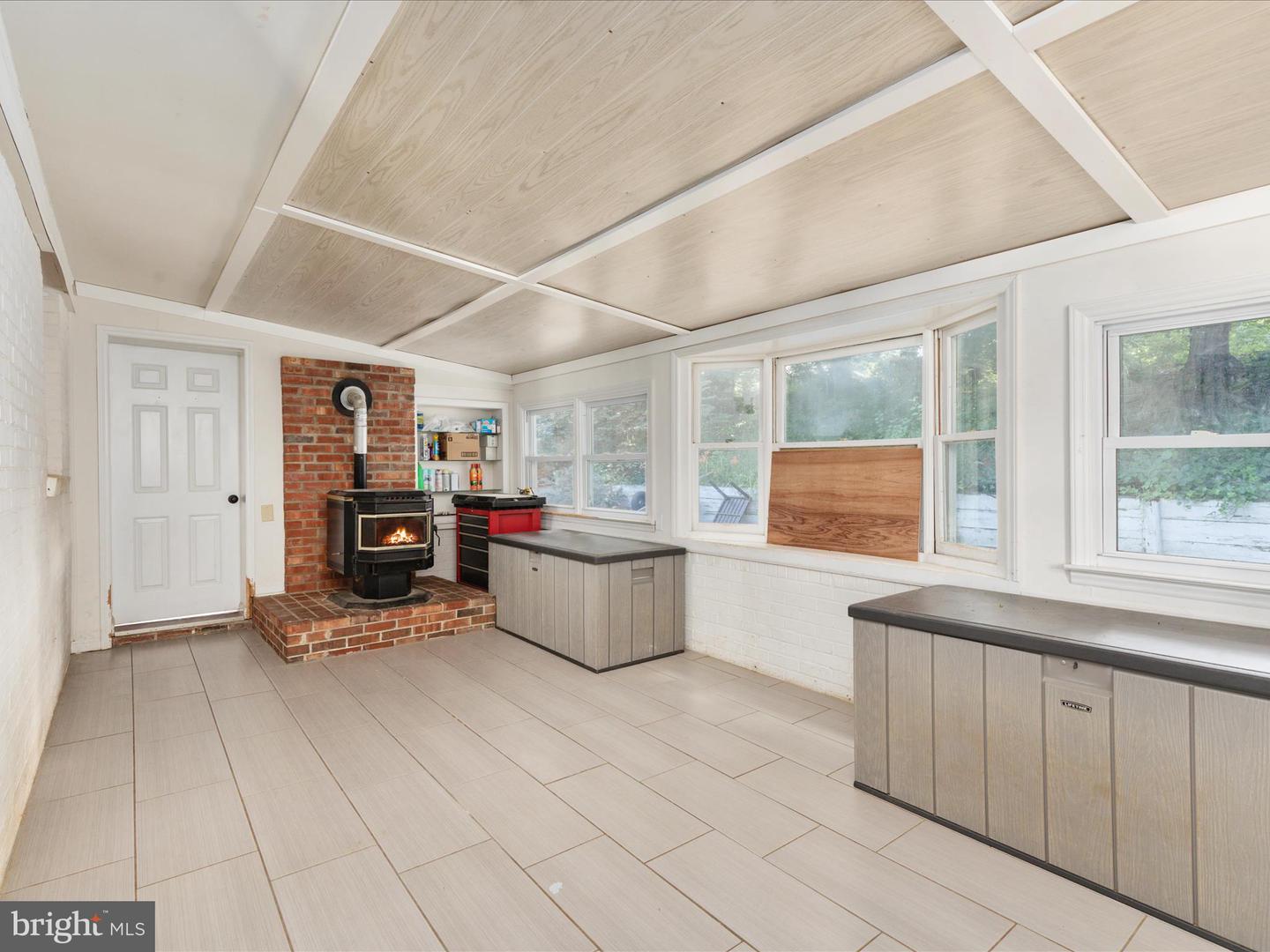 106 LAKESIDE DR, STEPHENS CITY, Virginia 22655, 5 Bedrooms Bedrooms, ,3 BathroomsBathrooms,Residential,For sale,106 LAKESIDE DR,VAFV2035056 MLS # VAFV2035056