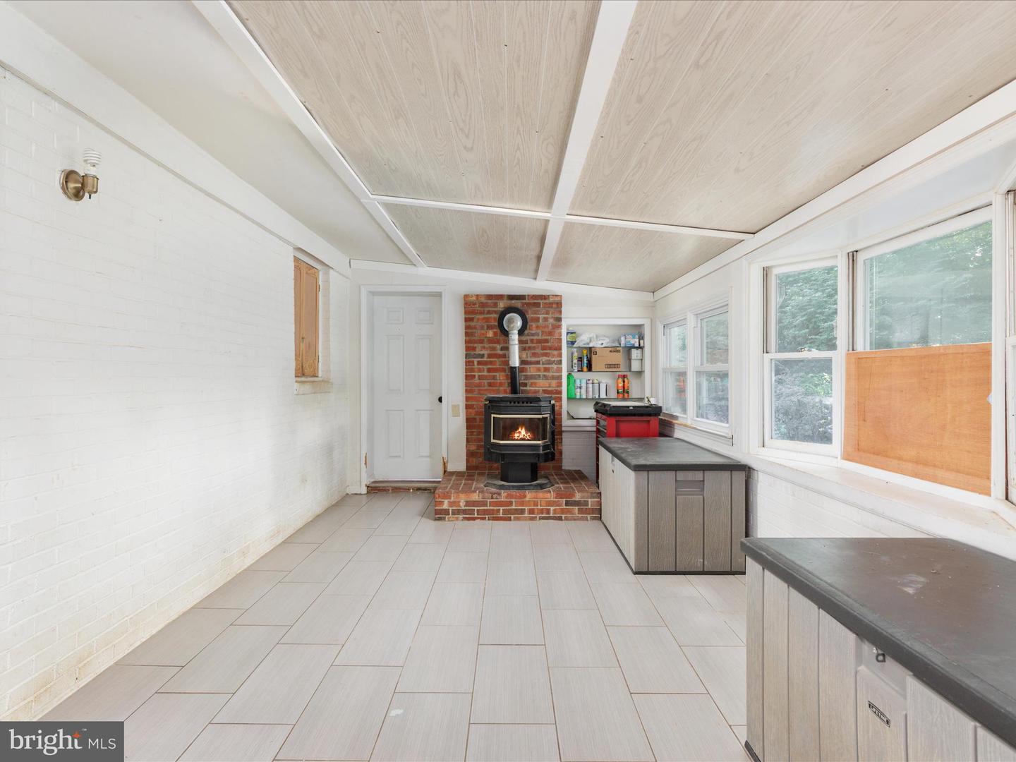 106 LAKESIDE DR, STEPHENS CITY, Virginia 22655, 5 Bedrooms Bedrooms, ,3 BathroomsBathrooms,Residential,For sale,106 LAKESIDE DR,VAFV2035056 MLS # VAFV2035056