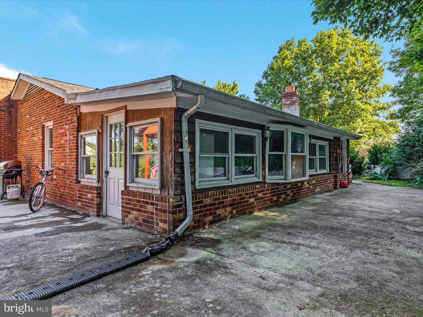106 LAKESIDE DR, STEPHENS CITY, Virginia 22655, 5 Bedrooms Bedrooms, ,3 BathroomsBathrooms,Residential,For sale,106 LAKESIDE DR,VAFV2035056 MLS # VAFV2035056
