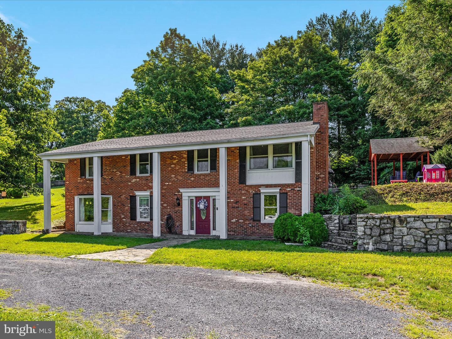 106 LAKESIDE DR, STEPHENS CITY, Virginia 22655, 5 Bedrooms Bedrooms, ,3 BathroomsBathrooms,Residential,For sale,106 LAKESIDE DR,VAFV2035056 MLS # VAFV2035056