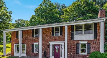 106 LAKESIDE DR, STEPHENS CITY, Virginia 22655, 5 Bedrooms Bedrooms, ,3 BathroomsBathrooms,Residential,For sale,106 LAKESIDE DR,VAFV2035056 MLS # VAFV2035056