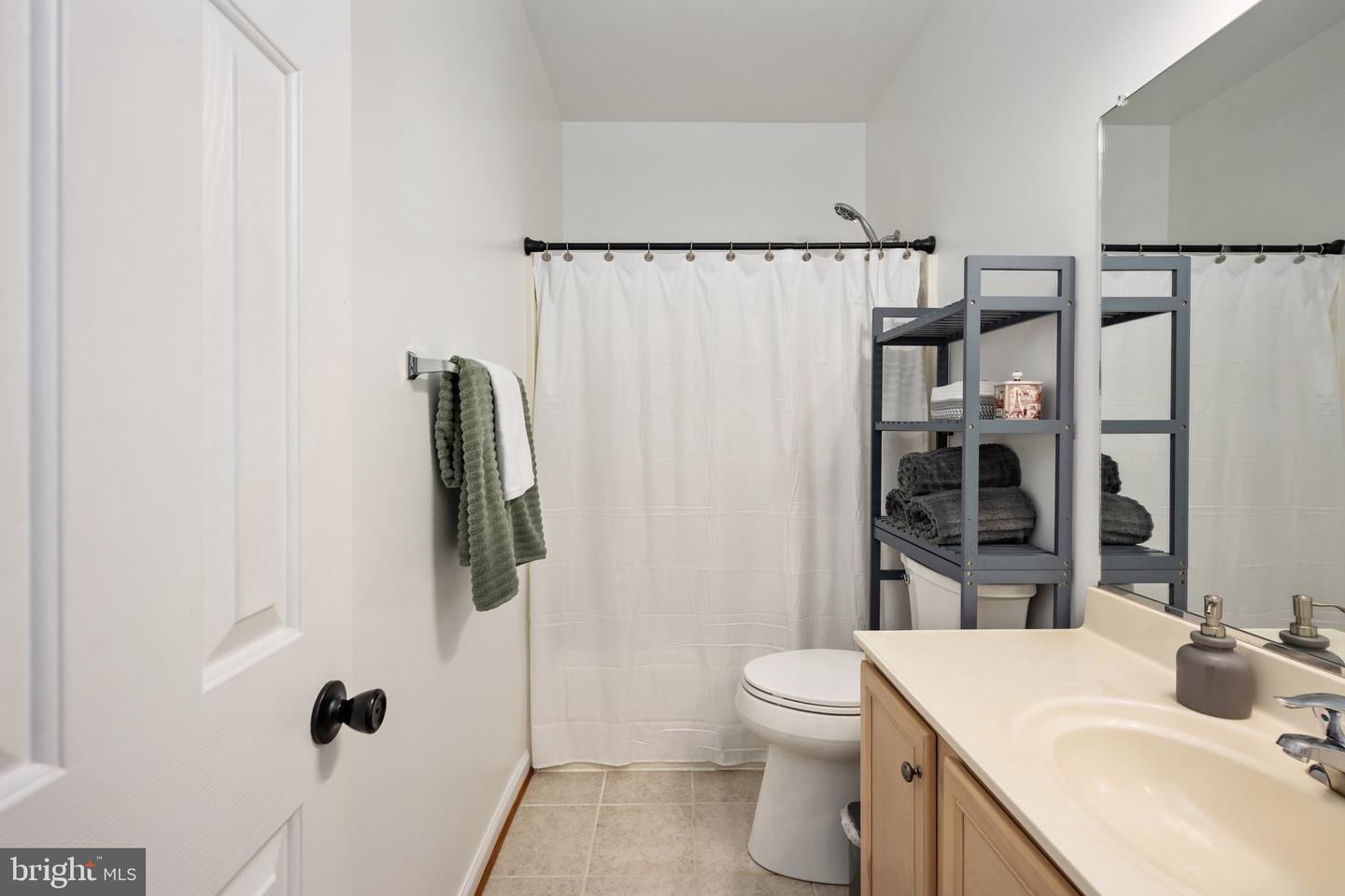 17 SAINT CLAIRES CT, STAFFORD, Virginia 22556, 5 Bedrooms Bedrooms, ,3 BathroomsBathrooms,Residential,For sale,17 SAINT CLAIRES CT,VAST2040142 MLS # VAST2040142
