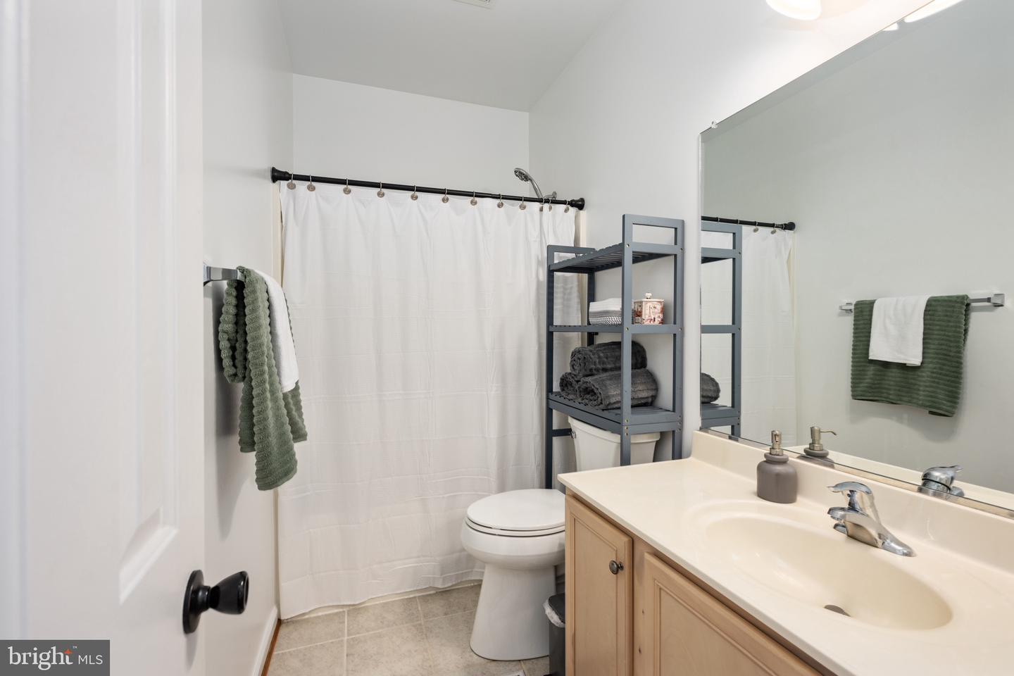 17 SAINT CLAIRES CT, STAFFORD, Virginia 22556, 5 Bedrooms Bedrooms, ,3 BathroomsBathrooms,Residential,For sale,17 SAINT CLAIRES CT,VAST2040142 MLS # VAST2040142