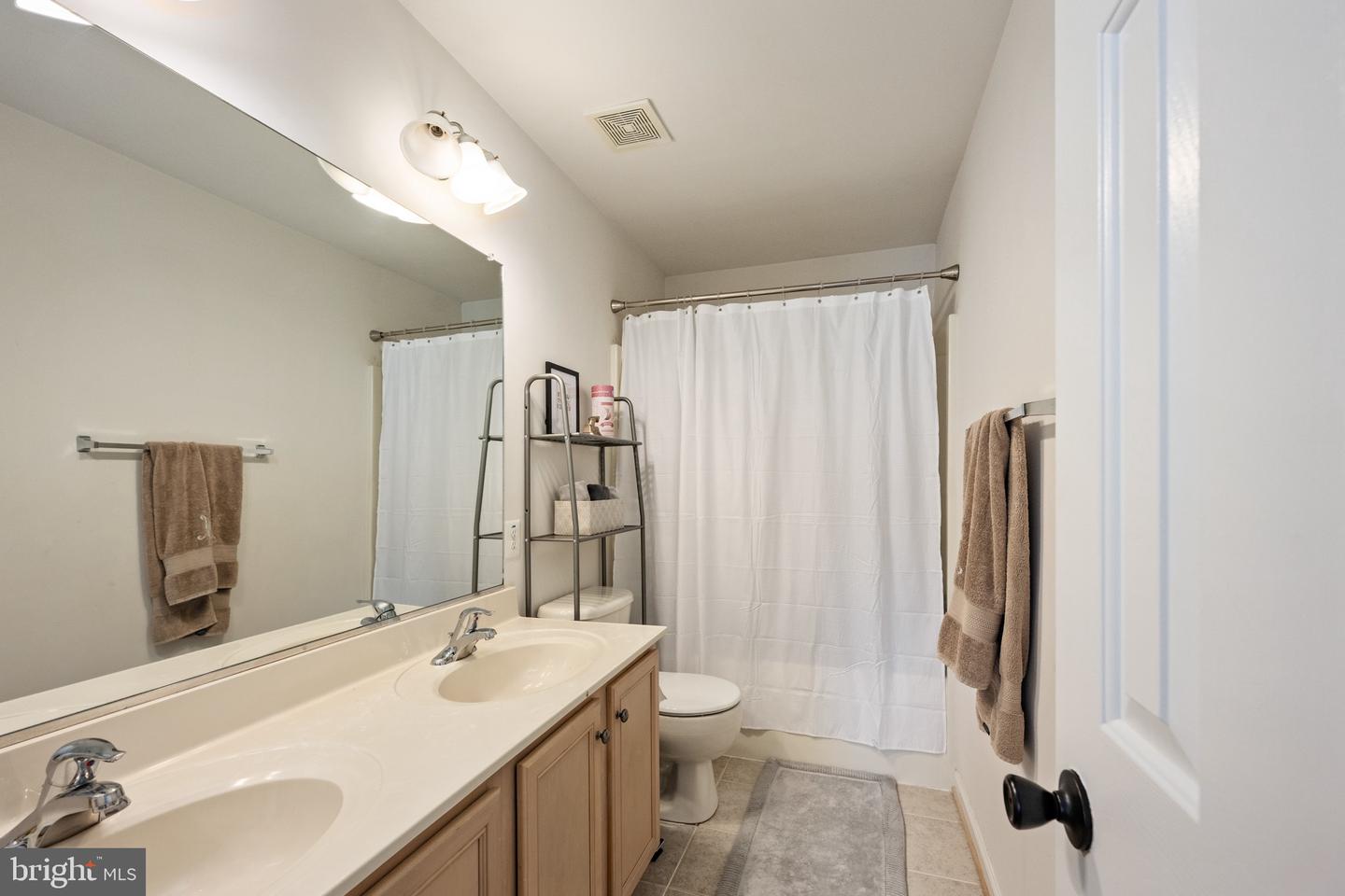 17 SAINT CLAIRES CT, STAFFORD, Virginia 22556, 5 Bedrooms Bedrooms, ,3 BathroomsBathrooms,Residential,For sale,17 SAINT CLAIRES CT,VAST2040142 MLS # VAST2040142