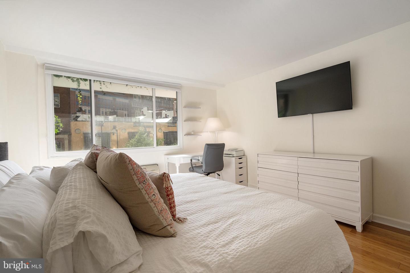 1325 18TH STREET NW #302, WASHINGTON, District Of Columbia 20036, 1 Bedroom Bedrooms, ,1 BathroomBathrooms,Residential,For sale,1325 18TH STREET NW #302,DCDC2207462 MLS # DCDC2207462