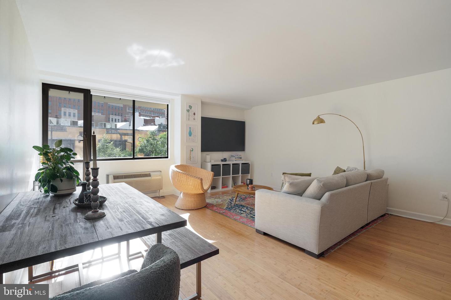 1325 18TH STREET NW #302, WASHINGTON, District Of Columbia 20036, 1 Bedroom Bedrooms, ,1 BathroomBathrooms,Residential,For sale,1325 18TH STREET NW #302,DCDC2207462 MLS # DCDC2207462