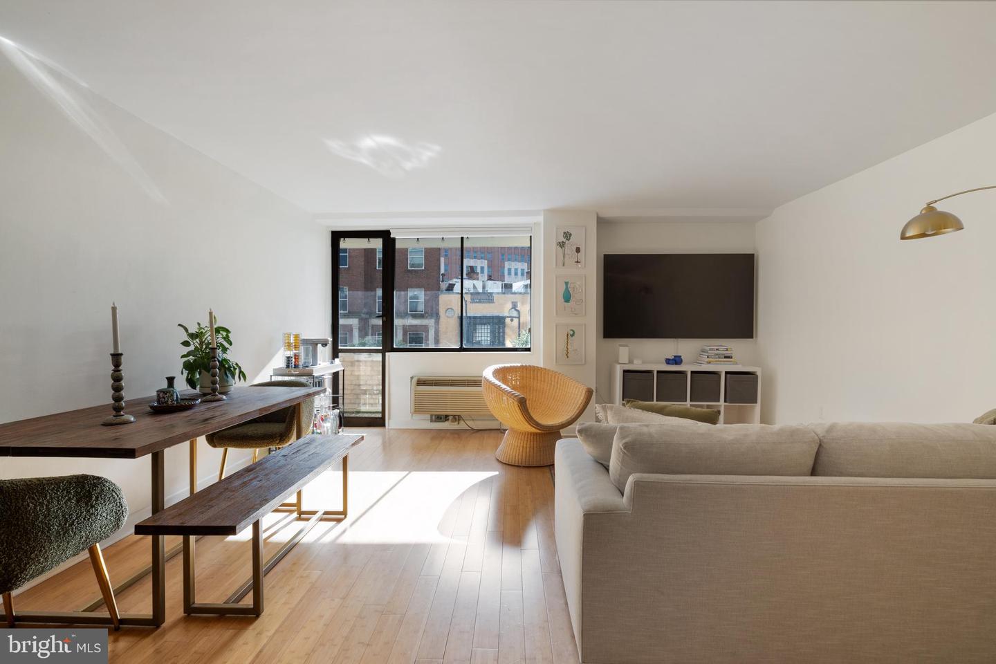 1325 18TH STREET NW #302, WASHINGTON, District Of Columbia 20036, 1 Bedroom Bedrooms, ,1 BathroomBathrooms,Residential,For sale,1325 18TH STREET NW #302,DCDC2207462 MLS # DCDC2207462