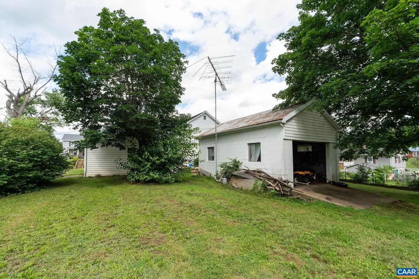 613 6TH ST, SHENANDOAH, Virginia 22849, 4 Bedrooms Bedrooms, ,1 BathroomBathrooms,Residential,For sale,613 6TH ST,666041 MLS # 666041