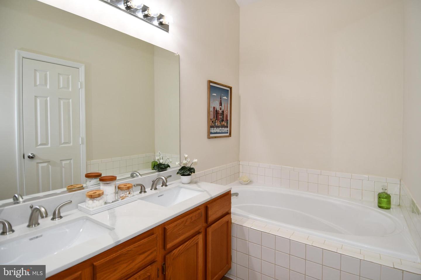 43193 RIBBONCREST TER, ASHBURN, Virginia 20147, 2 Bedrooms Bedrooms, ,2 BathroomsBathrooms,Residential,For sale,43193 RIBBONCREST TER,VALO2096414 MLS # VALO2096414
