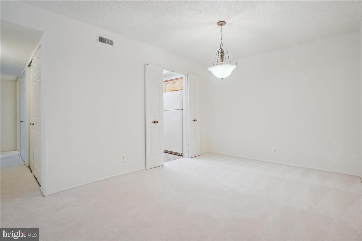 7621 TREMAYNE PL #303, MCLEAN, Virginia 22102, 2 Bedrooms Bedrooms, ,2 BathroomsBathrooms,Residential,For sale,7621 TREMAYNE PL #303,VAFX2240916 MLS # VAFX2240916