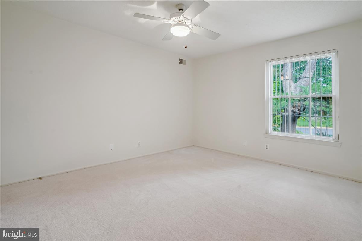 7621 TREMAYNE PL #303, MCLEAN, Virginia 22102, 2 Bedrooms Bedrooms, ,2 BathroomsBathrooms,Residential,For sale,7621 TREMAYNE PL #303,VAFX2240916 MLS # VAFX2240916
