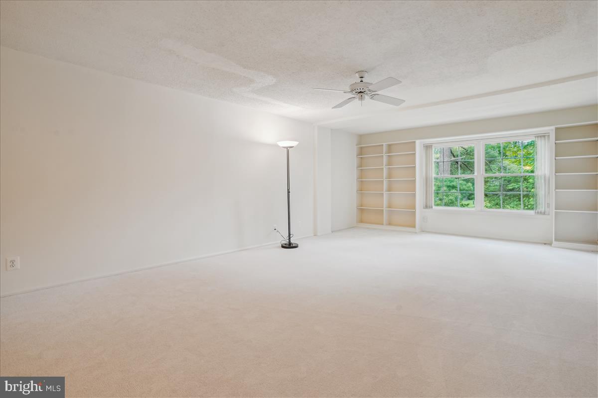 7621 TREMAYNE PL #303, MCLEAN, Virginia 22102, 2 Bedrooms Bedrooms, ,2 BathroomsBathrooms,Residential,For sale,7621 TREMAYNE PL #303,VAFX2240916 MLS # VAFX2240916