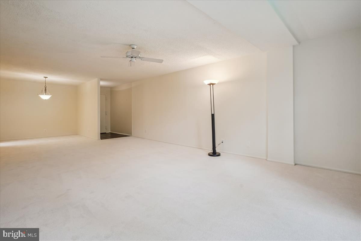 7621 TREMAYNE PL #303, MCLEAN, Virginia 22102, 2 Bedrooms Bedrooms, ,2 BathroomsBathrooms,Residential,For sale,7621 TREMAYNE PL #303,VAFX2240916 MLS # VAFX2240916