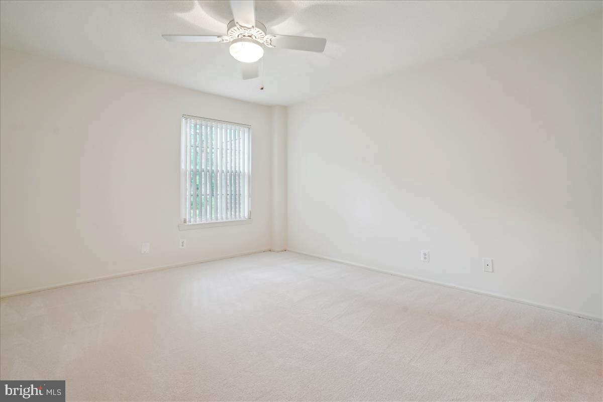 7621 TREMAYNE PL #303, MCLEAN, Virginia 22102, 2 Bedrooms Bedrooms, ,2 BathroomsBathrooms,Residential,For sale,7621 TREMAYNE PL #303,VAFX2240916 MLS # VAFX2240916