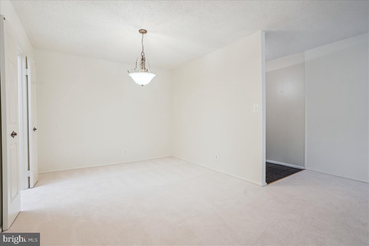 7621 TREMAYNE PL #303, MCLEAN, Virginia 22102, 2 Bedrooms Bedrooms, ,2 BathroomsBathrooms,Residential,For sale,7621 TREMAYNE PL #303,VAFX2240916 MLS # VAFX2240916
