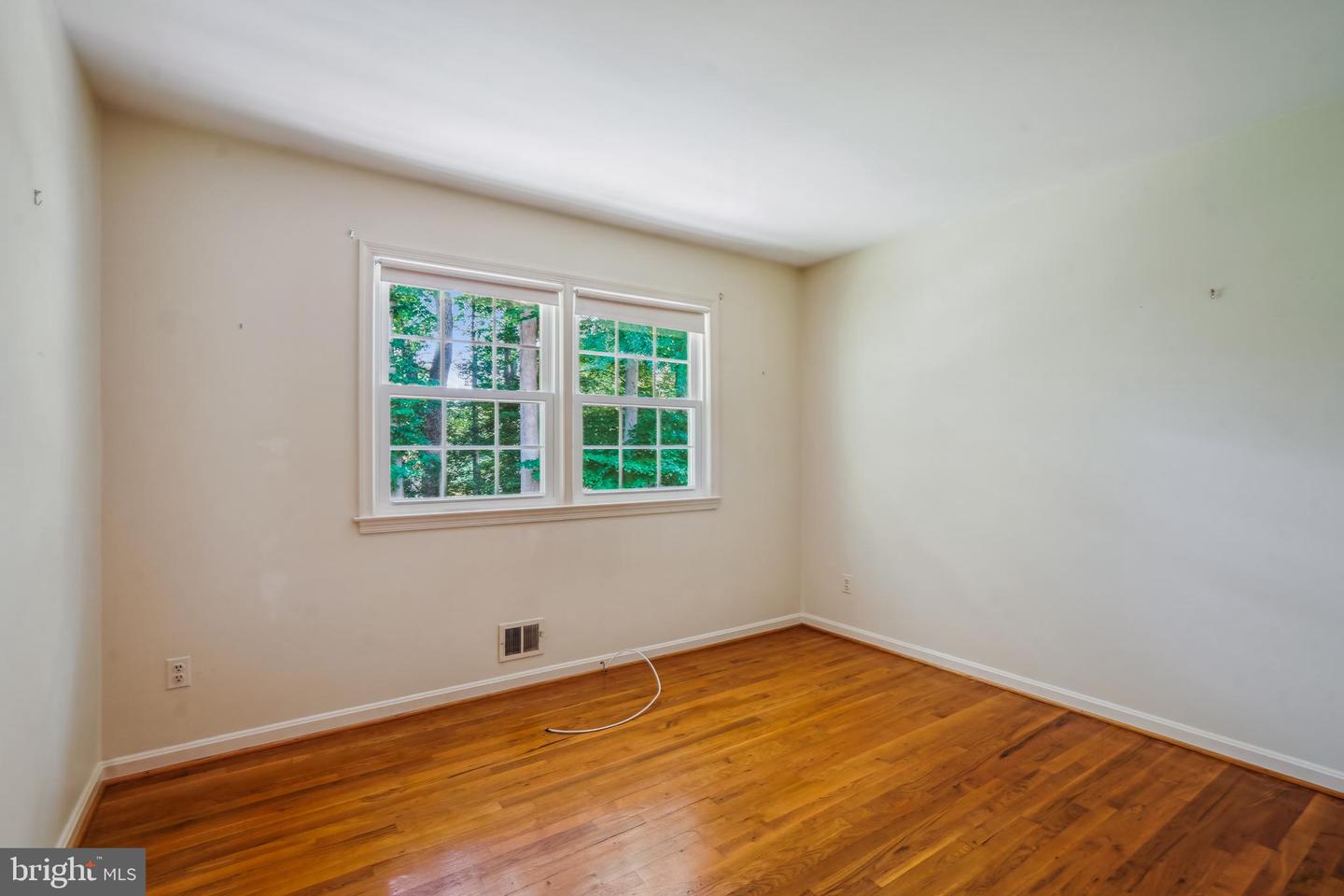 8210 BRIAR CREEK DR, ANNANDALE, Virginia 22003, 5 Bedrooms Bedrooms, ,3 BathroomsBathrooms,Residential,For sale,8210 BRIAR CREEK DR,VAFX2240974 MLS # VAFX2240974