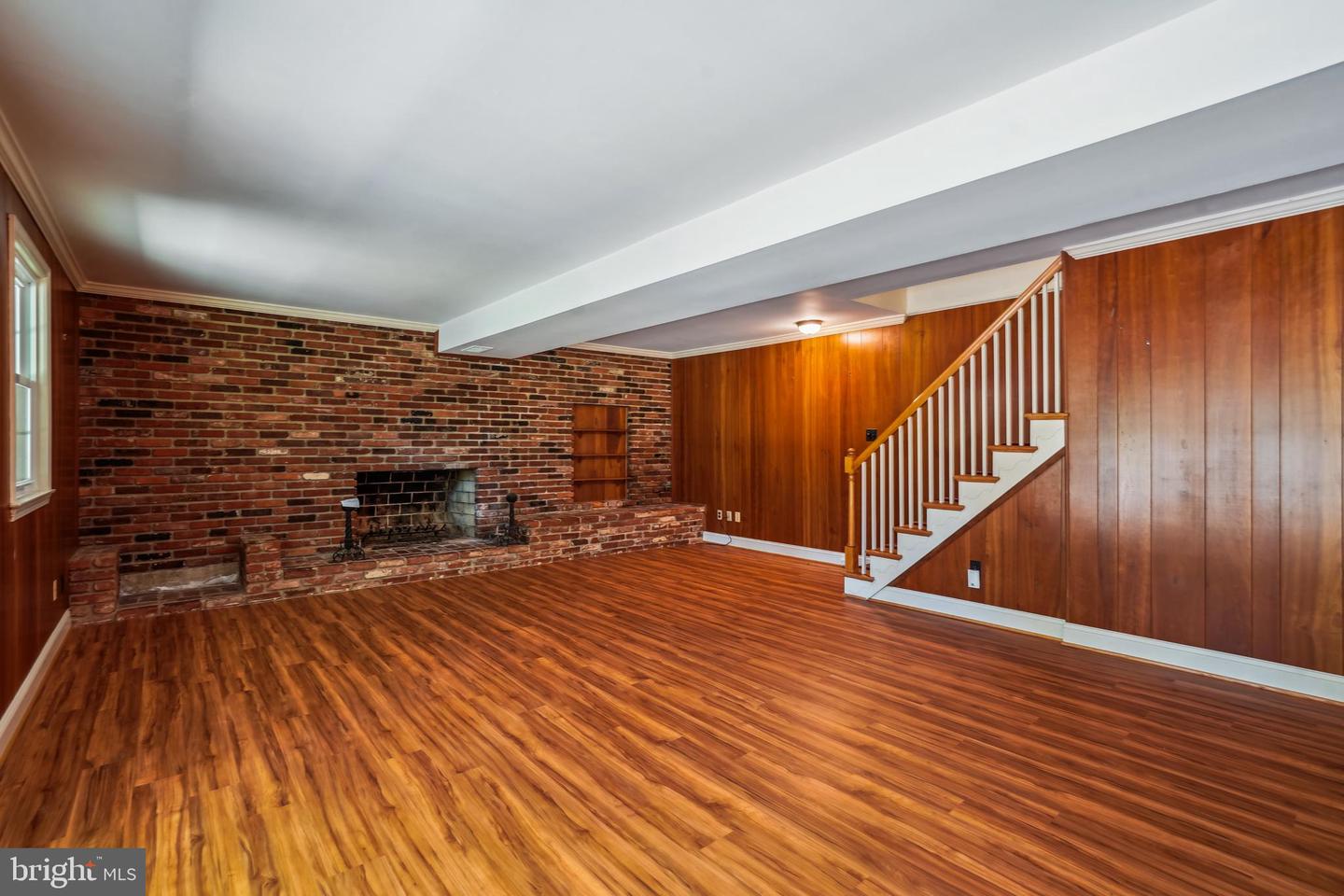 8210 BRIAR CREEK DR, ANNANDALE, Virginia 22003, 5 Bedrooms Bedrooms, ,3 BathroomsBathrooms,Residential,For sale,8210 BRIAR CREEK DR,VAFX2240974 MLS # VAFX2240974