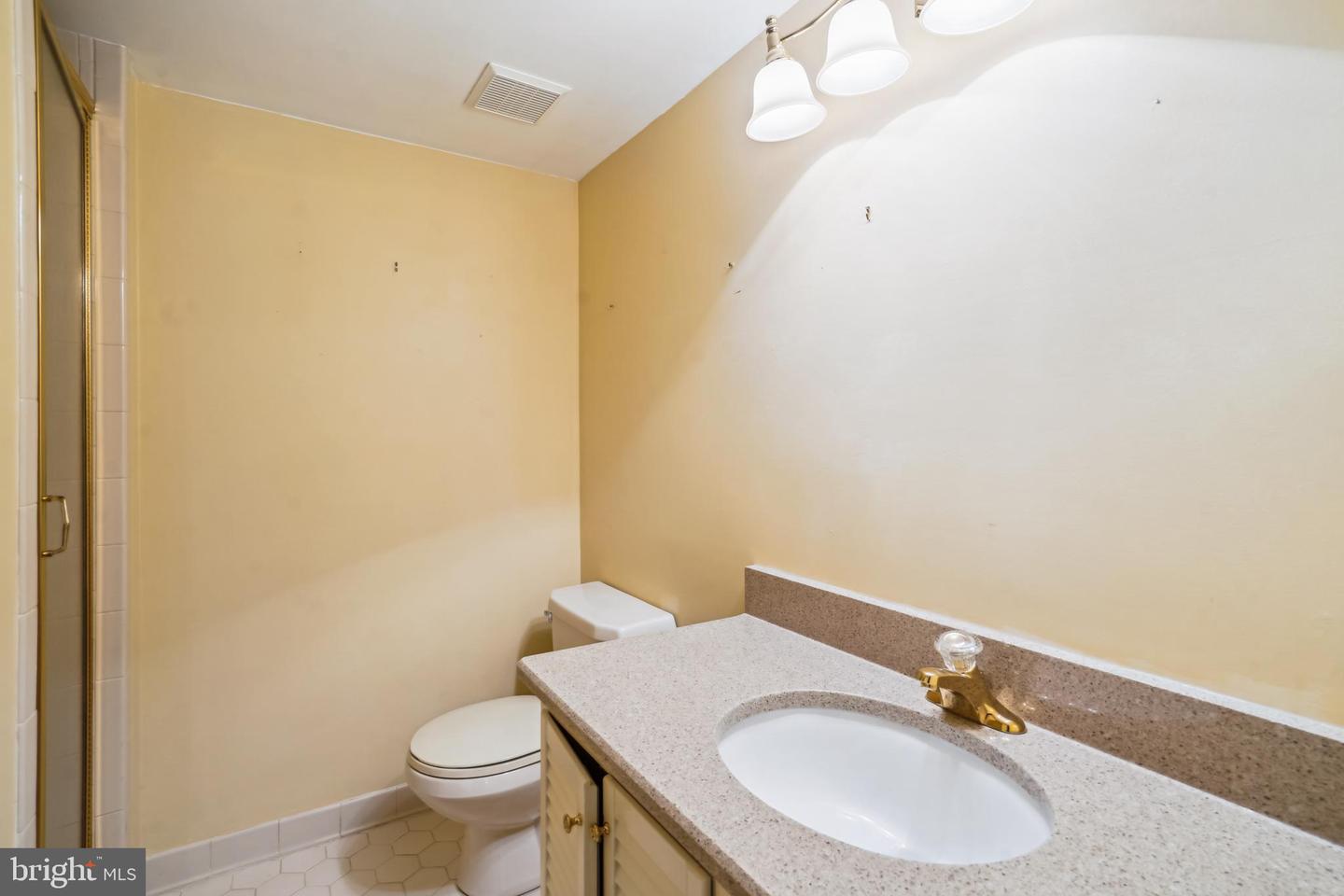 8210 BRIAR CREEK DR, ANNANDALE, Virginia 22003, 5 Bedrooms Bedrooms, ,3 BathroomsBathrooms,Residential,For sale,8210 BRIAR CREEK DR,VAFX2240974 MLS # VAFX2240974
