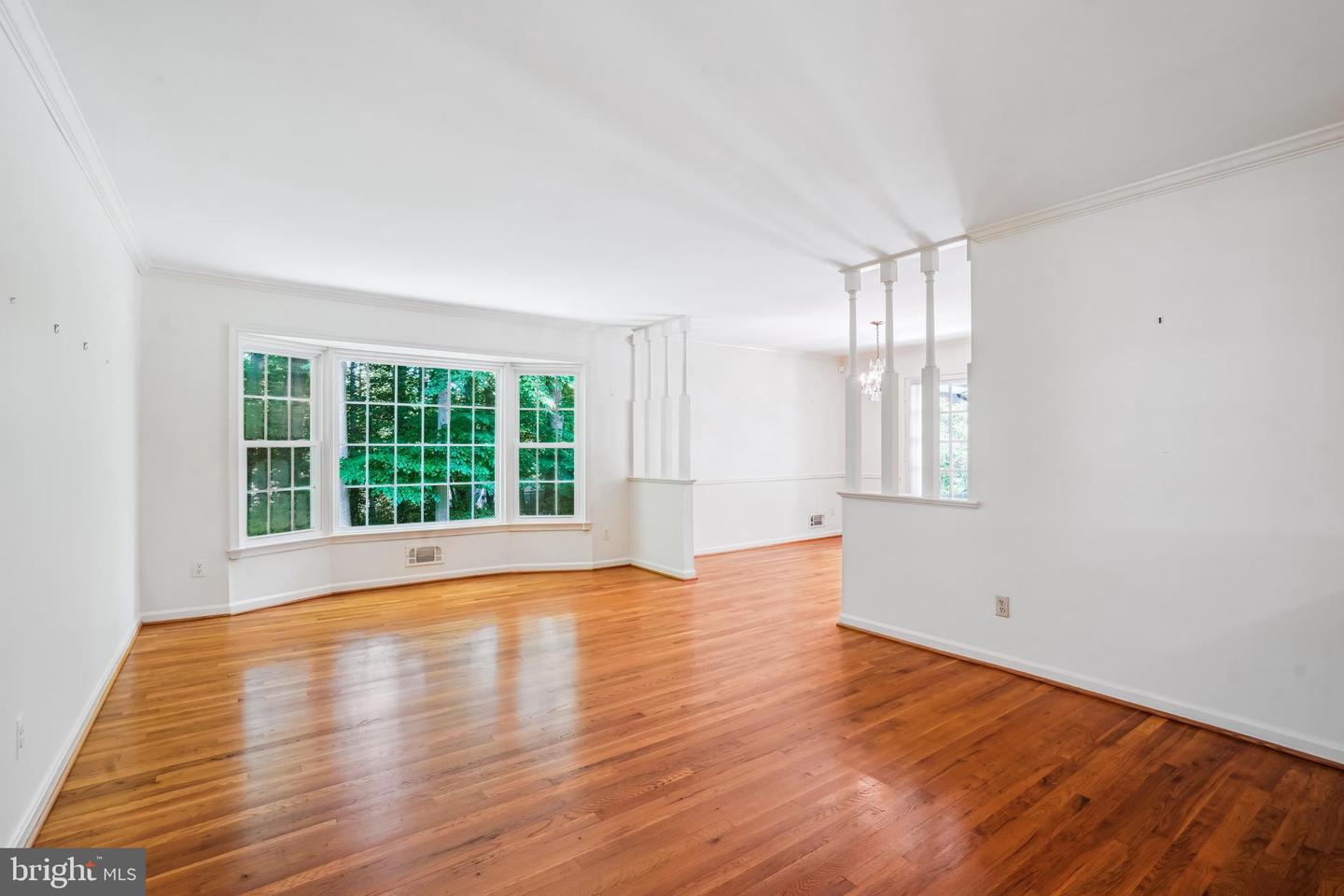8210 BRIAR CREEK DR, ANNANDALE, Virginia 22003, 5 Bedrooms Bedrooms, ,3 BathroomsBathrooms,Residential,For sale,8210 BRIAR CREEK DR,VAFX2240974 MLS # VAFX2240974