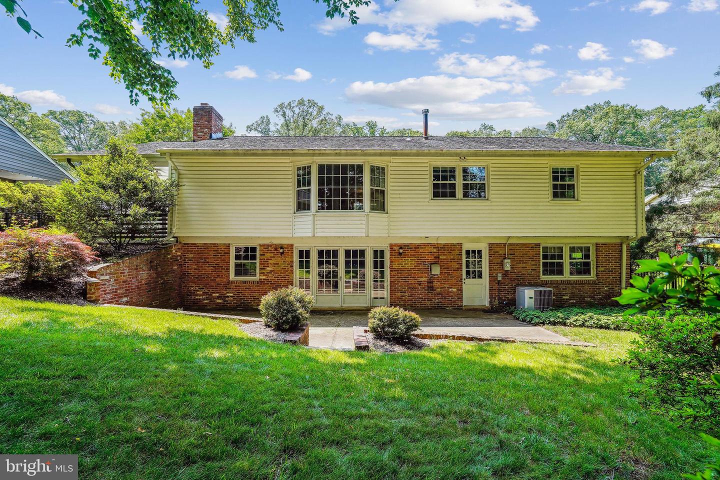 8210 BRIAR CREEK DR, ANNANDALE, Virginia 22003, 5 Bedrooms Bedrooms, ,3 BathroomsBathrooms,Residential,For sale,8210 BRIAR CREEK DR,VAFX2240974 MLS # VAFX2240974
