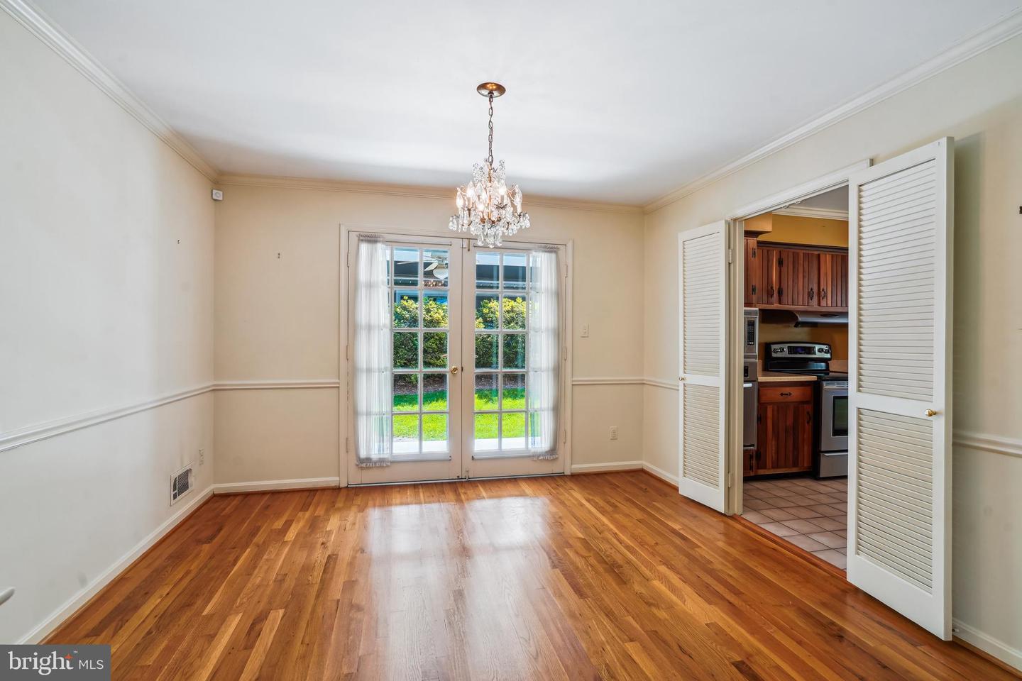 8210 BRIAR CREEK DR, ANNANDALE, Virginia 22003, 5 Bedrooms Bedrooms, ,3 BathroomsBathrooms,Residential,For sale,8210 BRIAR CREEK DR,VAFX2240974 MLS # VAFX2240974