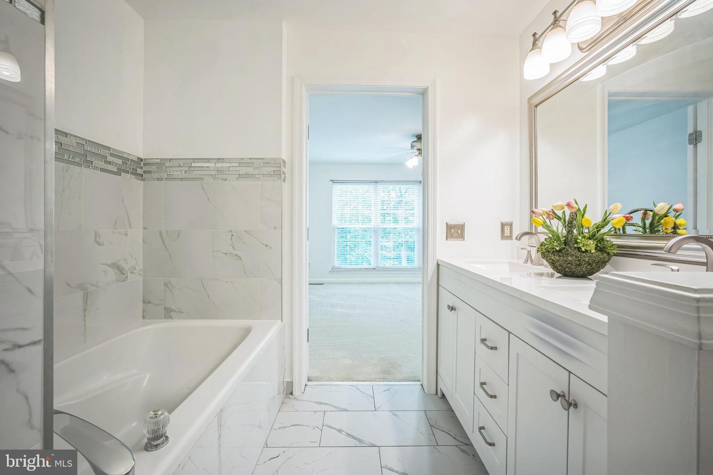 5932 KIMBERLY ANNE WAY, ALEXANDRIA, Virginia 22310, 2 Bedrooms Bedrooms, ,2 BathroomsBathrooms,Residential,For sale,5932 KIMBERLY ANNE WAY,VAFX2245814 MLS # VAFX2245814