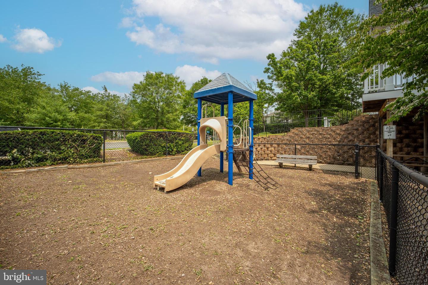 5932 KIMBERLY ANNE WAY, ALEXANDRIA, Virginia 22310, 2 Bedrooms Bedrooms, ,2 BathroomsBathrooms,Residential,For sale,5932 KIMBERLY ANNE WAY,VAFX2245814 MLS # VAFX2245814