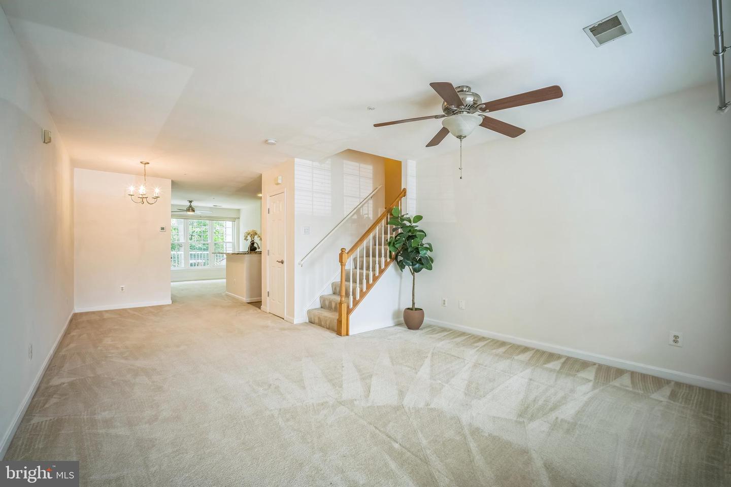 5932 KIMBERLY ANNE WAY, ALEXANDRIA, Virginia 22310, 2 Bedrooms Bedrooms, ,2 BathroomsBathrooms,Residential,For sale,5932 KIMBERLY ANNE WAY,VAFX2245814 MLS # VAFX2245814