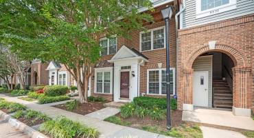 5932 KIMBERLY ANNE WAY, ALEXANDRIA, Virginia 22310, 2 Bedrooms Bedrooms, ,2 BathroomsBathrooms,Residential,For sale,5932 KIMBERLY ANNE WAY,VAFX2245814 MLS # VAFX2245814