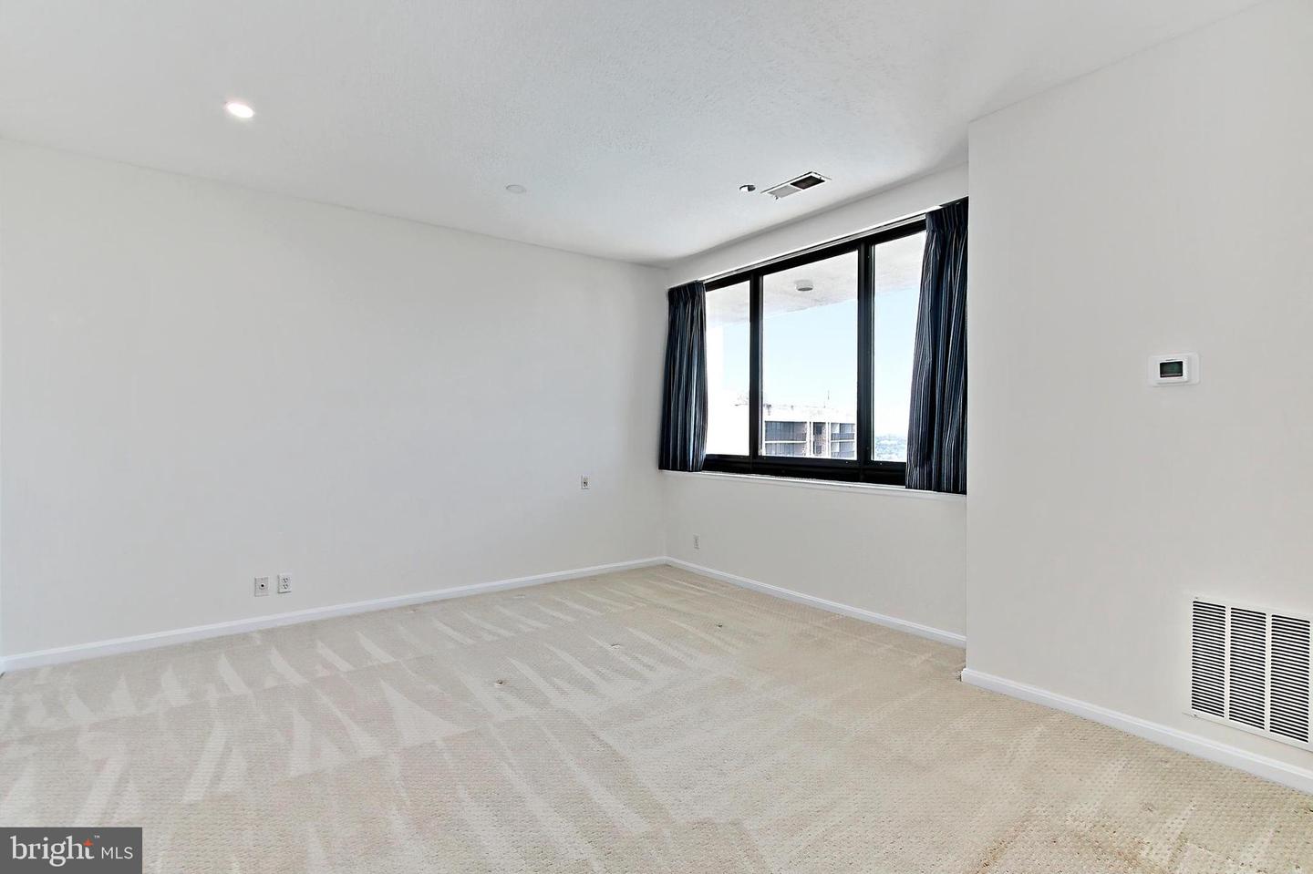 1805 CRYSTAL DR #1110S, ARLINGTON, Virginia 22202, 1 Bedroom Bedrooms, ,1 BathroomBathrooms,Residential,For sale,1805 CRYSTAL DR #1110S,VAAR2058846 MLS # VAAR2058846