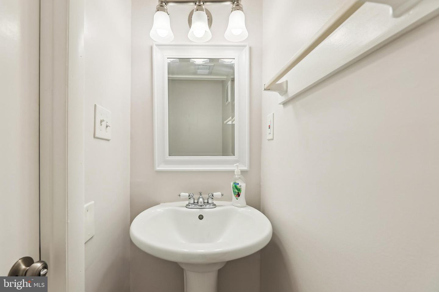 8402 RED EAGLE CT, LORTON, Virginia 22079, 2 Bedrooms Bedrooms, ,1 BathroomBathrooms,Residential,For sale,8402 RED EAGLE CT,VAFX2246558 MLS # VAFX2246558