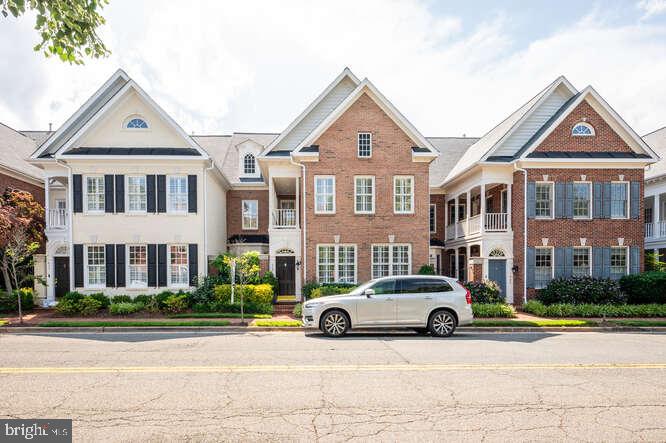 409 S HENRY ST, ALEXANDRIA, Virginia 22314, 3 Bedrooms Bedrooms, ,2 BathroomsBathrooms,Residential,For sale,409 S HENRY ST,VAAX2046456 MLS # VAAX2046456