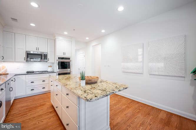 409 S HENRY ST, ALEXANDRIA, Virginia 22314, 3 Bedrooms Bedrooms, ,2 BathroomsBathrooms,Residential,For sale,409 S HENRY ST,VAAX2046456 MLS # VAAX2046456