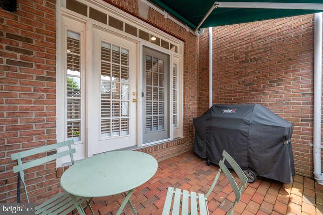 409 S HENRY ST, ALEXANDRIA, Virginia 22314, 3 Bedrooms Bedrooms, ,2 BathroomsBathrooms,Residential,For sale,409 S HENRY ST,VAAX2046456 MLS # VAAX2046456
