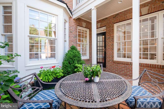 409 S HENRY ST, ALEXANDRIA, Virginia 22314, 3 Bedrooms Bedrooms, ,2 BathroomsBathrooms,Residential,For sale,409 S HENRY ST,VAAX2046456 MLS # VAAX2046456