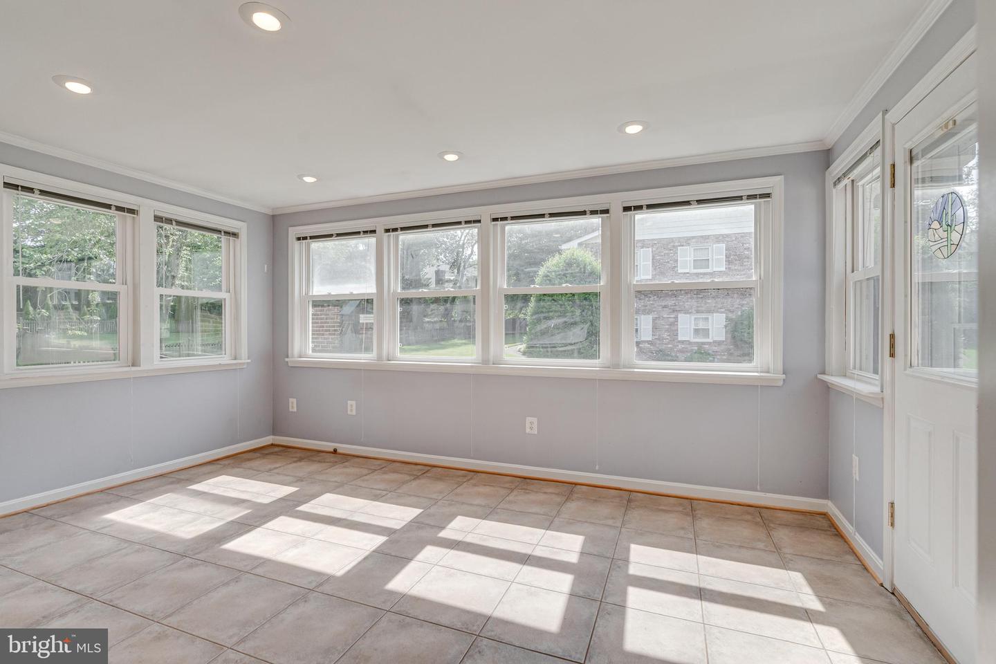 440 LEWIS ST NW, VIENNA, Virginia 22180, 5 Bedrooms Bedrooms, ,3 BathroomsBathrooms,Residential,For sale,440 LEWIS ST NW,VAFX2247656 MLS # VAFX2247656