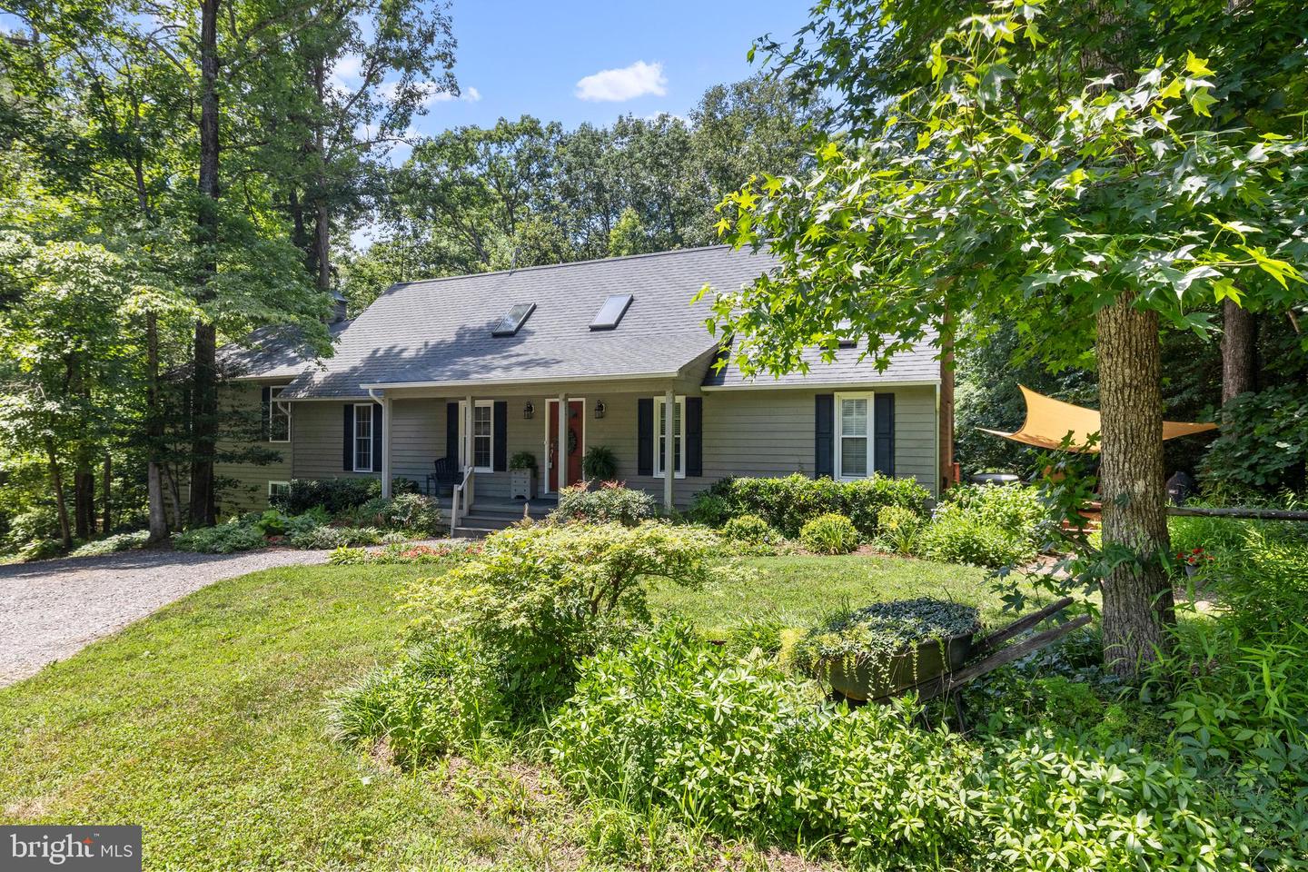 210 LAKE CAROLINE DR, RUTHER GLEN, Virginia 22546, 4 Bedrooms Bedrooms, ,3 BathroomsBathrooms,Residential,For sale,210 LAKE CAROLINE DR,VACV2008336 MLS # VACV2008336