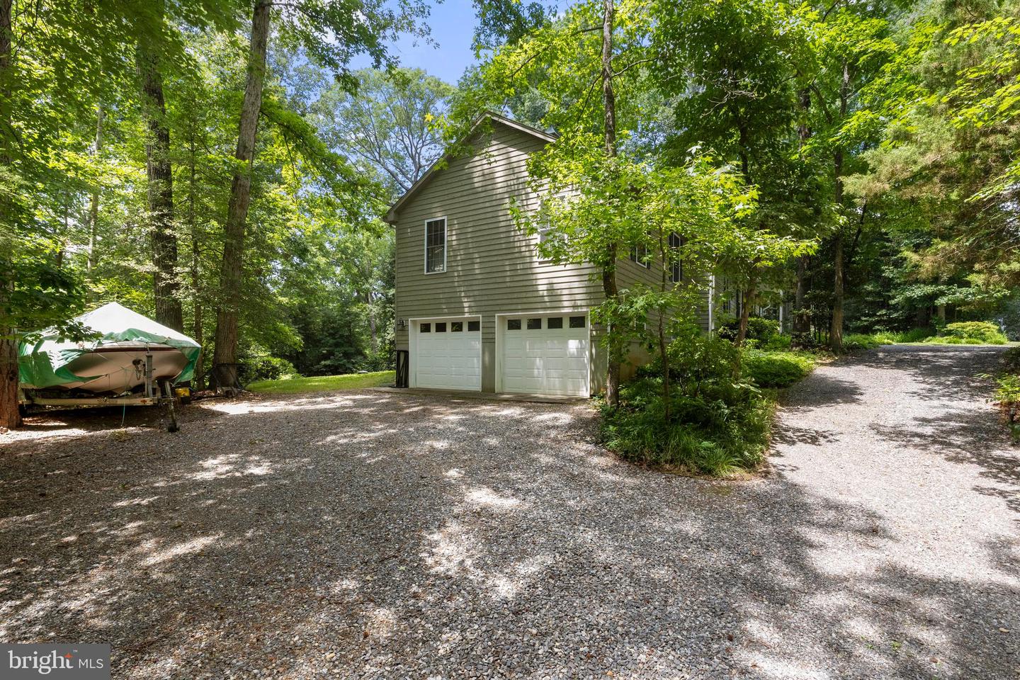 210 LAKE CAROLINE DR, RUTHER GLEN, Virginia 22546, 4 Bedrooms Bedrooms, ,3 BathroomsBathrooms,Residential,For sale,210 LAKE CAROLINE DR,VACV2008336 MLS # VACV2008336