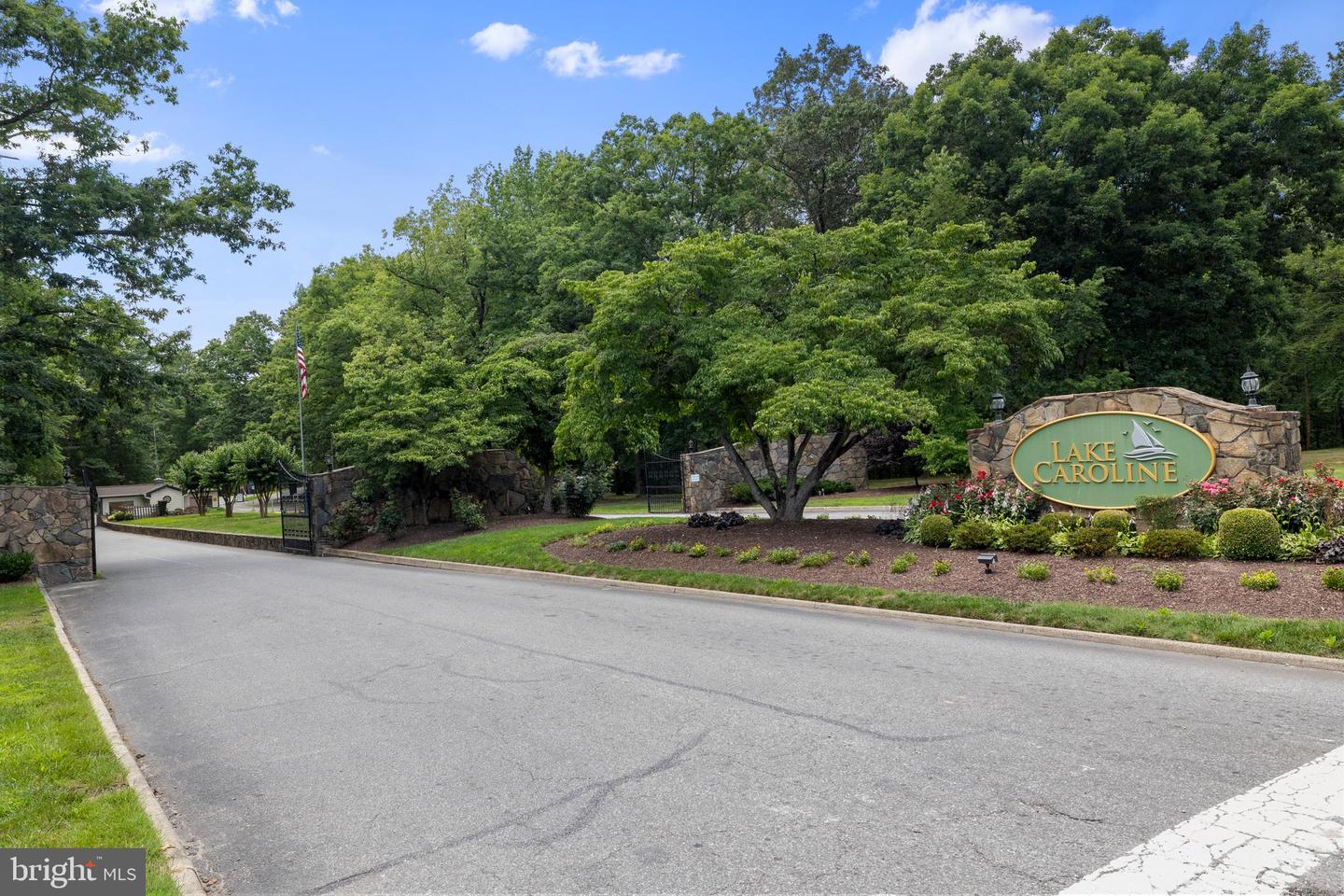 210 LAKE CAROLINE DR, RUTHER GLEN, Virginia 22546, 4 Bedrooms Bedrooms, ,3 BathroomsBathrooms,Residential,For sale,210 LAKE CAROLINE DR,VACV2008336 MLS # VACV2008336