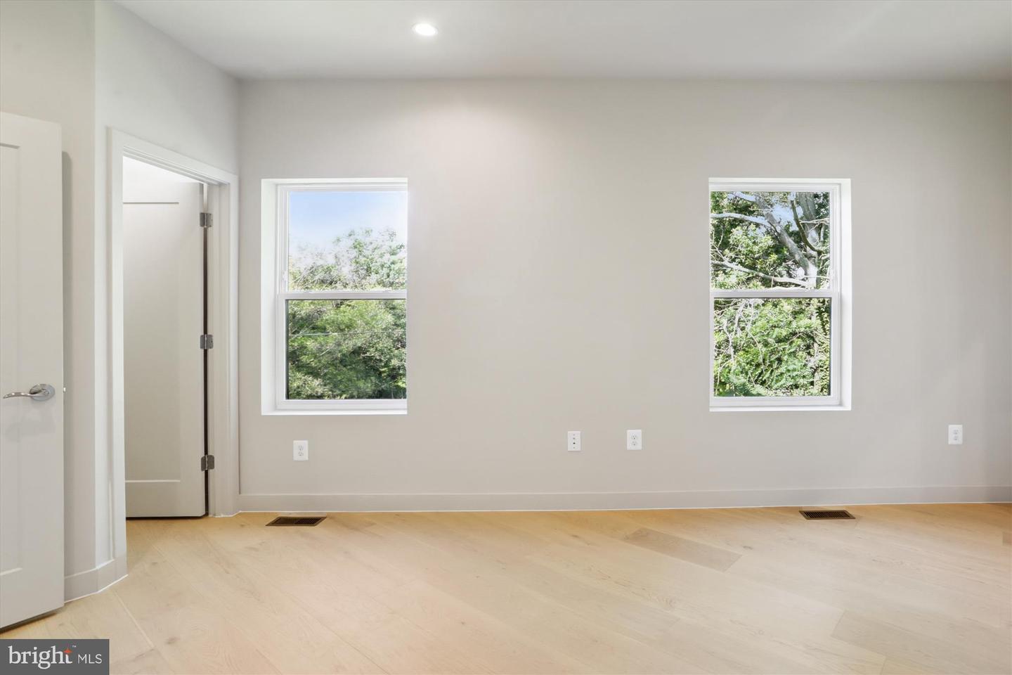 4900 D ST SE, WASHINGTON, District Of Columbia 20019, 6 Bedrooms Bedrooms, ,4 BathroomsBathrooms,Residential,For sale,4900 D ST SE,DCDC2206682 MLS # DCDC2206682