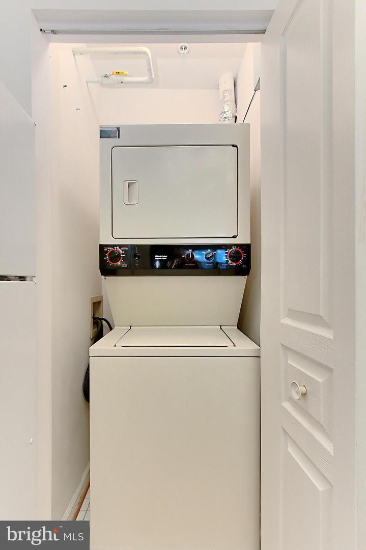 12915 ALTON SQ #307, HERNDON, Virginia 20170, 2 Bedrooms Bedrooms, ,2 BathroomsBathrooms,Residential,For sale,12915 ALTON SQ #307,VAFX2250000 MLS # VAFX2250000