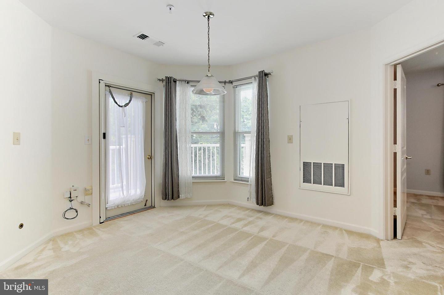 12915 ALTON SQ #307, HERNDON, Virginia 20170, 2 Bedrooms Bedrooms, ,2 BathroomsBathrooms,Residential,For sale,12915 ALTON SQ #307,VAFX2250000 MLS # VAFX2250000