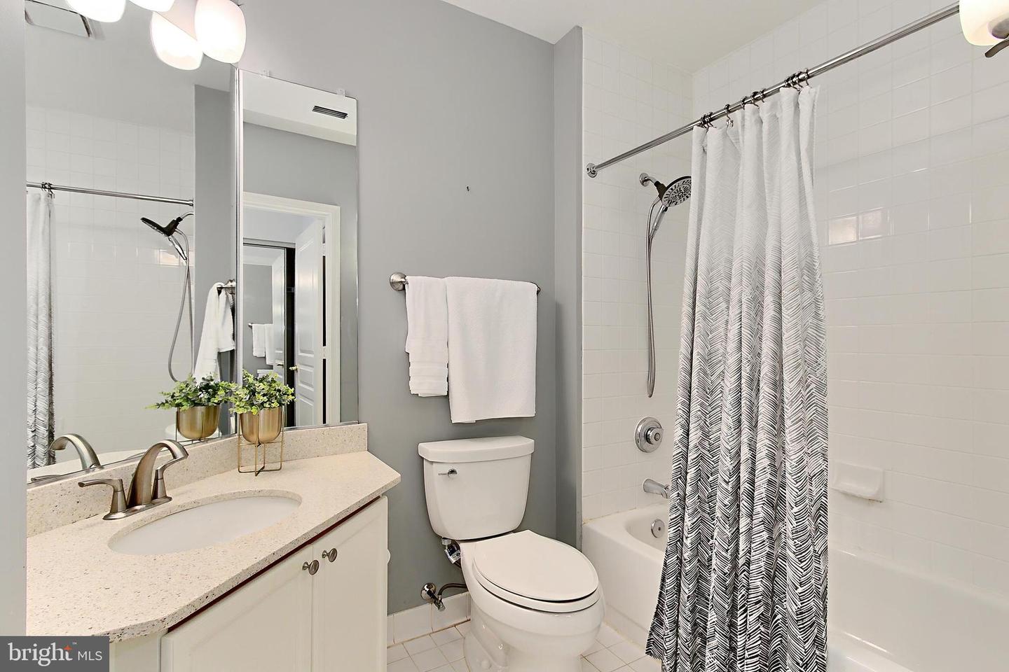 12915 ALTON SQ #307, HERNDON, Virginia 20170, 2 Bedrooms Bedrooms, ,2 BathroomsBathrooms,Residential,For sale,12915 ALTON SQ #307,VAFX2250000 MLS # VAFX2250000
