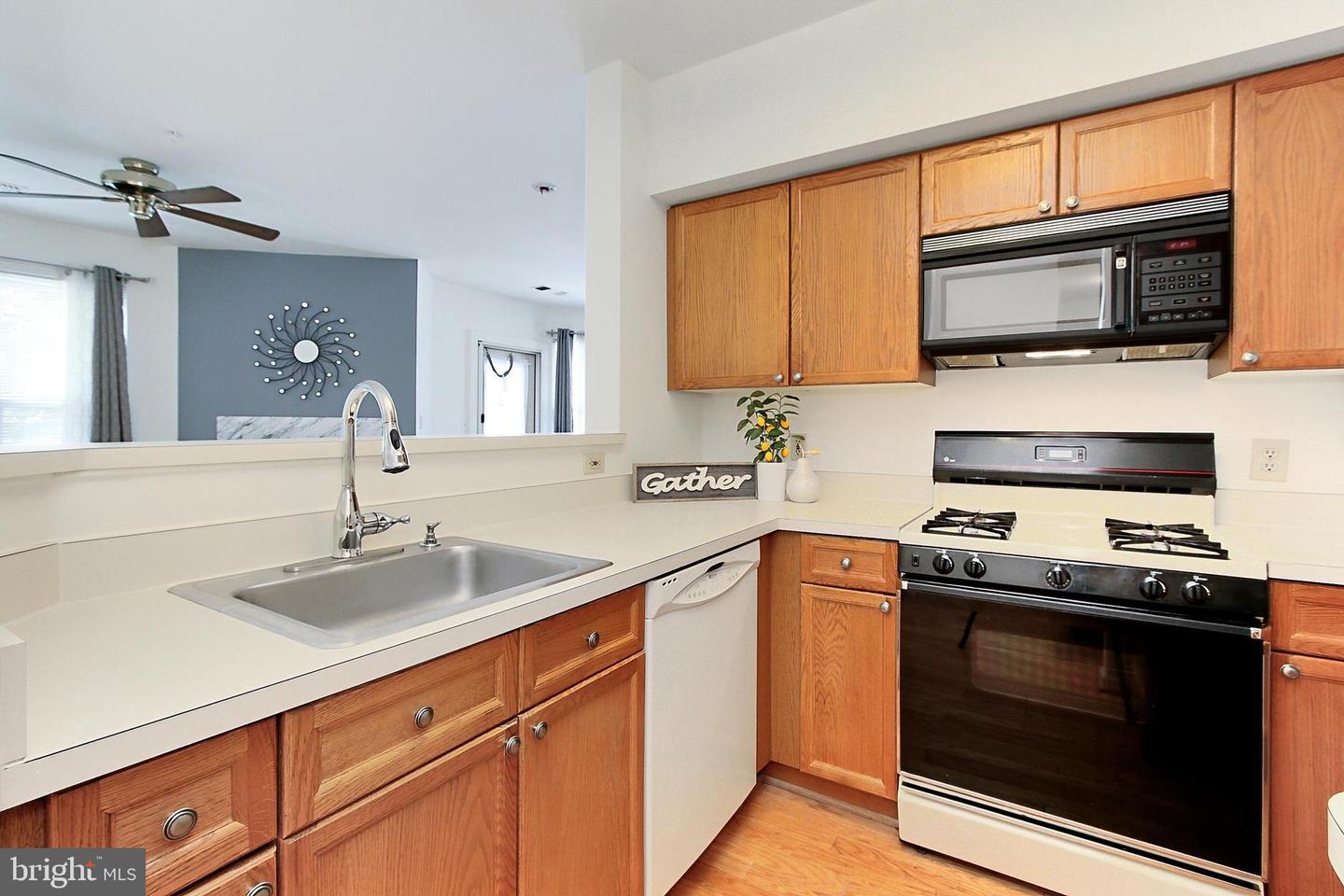 12915 ALTON SQ #307, HERNDON, Virginia 20170, 2 Bedrooms Bedrooms, ,2 BathroomsBathrooms,Residential,For sale,12915 ALTON SQ #307,VAFX2250000 MLS # VAFX2250000