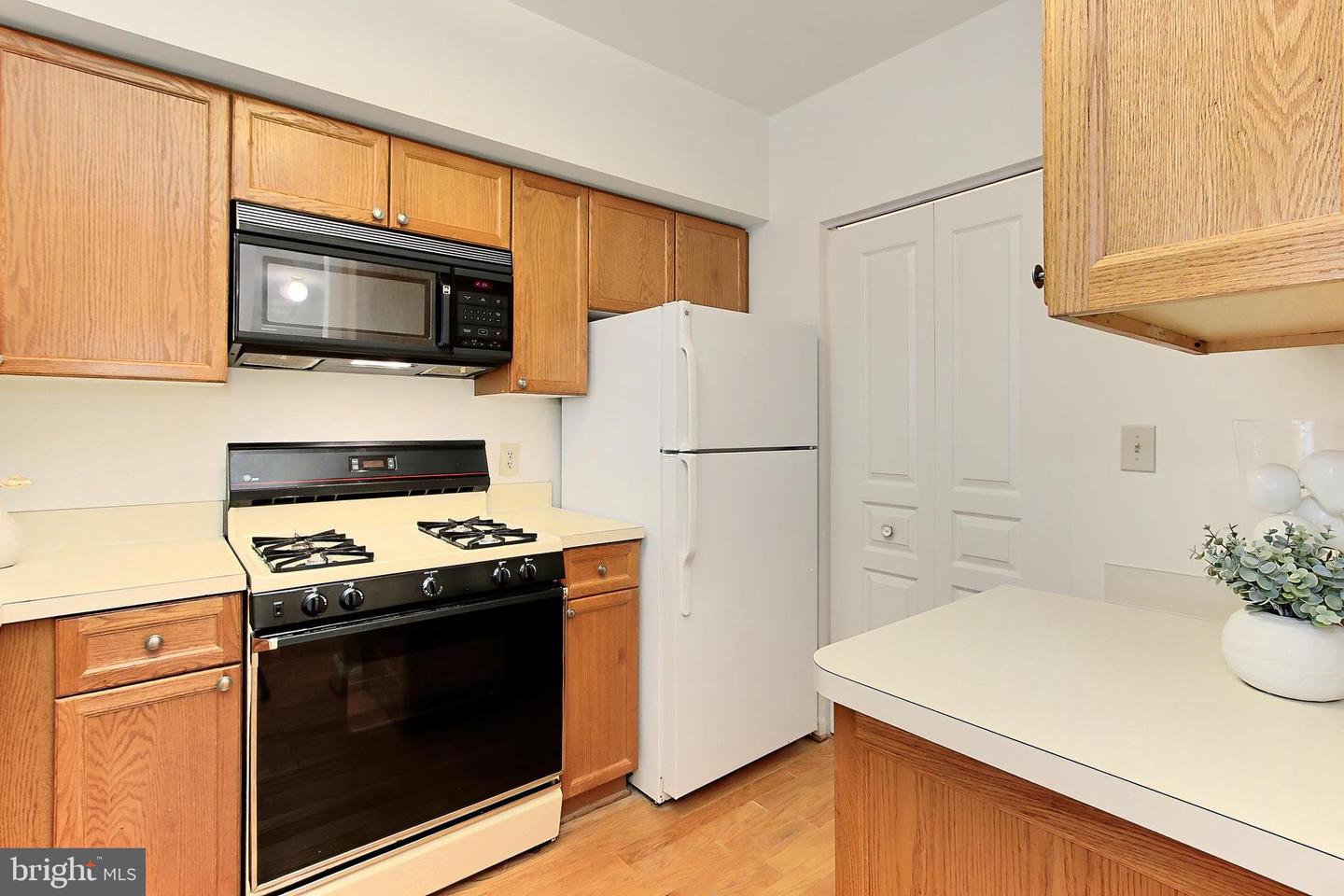 12915 ALTON SQ #307, HERNDON, Virginia 20170, 2 Bedrooms Bedrooms, ,2 BathroomsBathrooms,Residential,For sale,12915 ALTON SQ #307,VAFX2250000 MLS # VAFX2250000