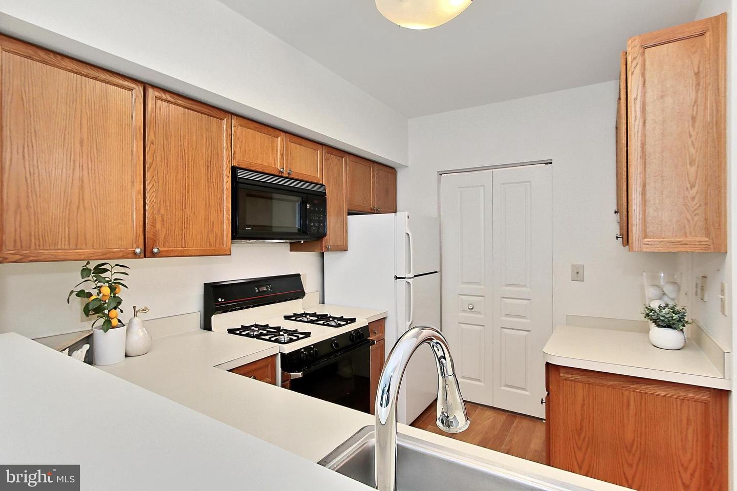 12915 ALTON SQ #307, HERNDON, Virginia 20170, 2 Bedrooms Bedrooms, ,2 BathroomsBathrooms,Residential,For sale,12915 ALTON SQ #307,VAFX2250000 MLS # VAFX2250000