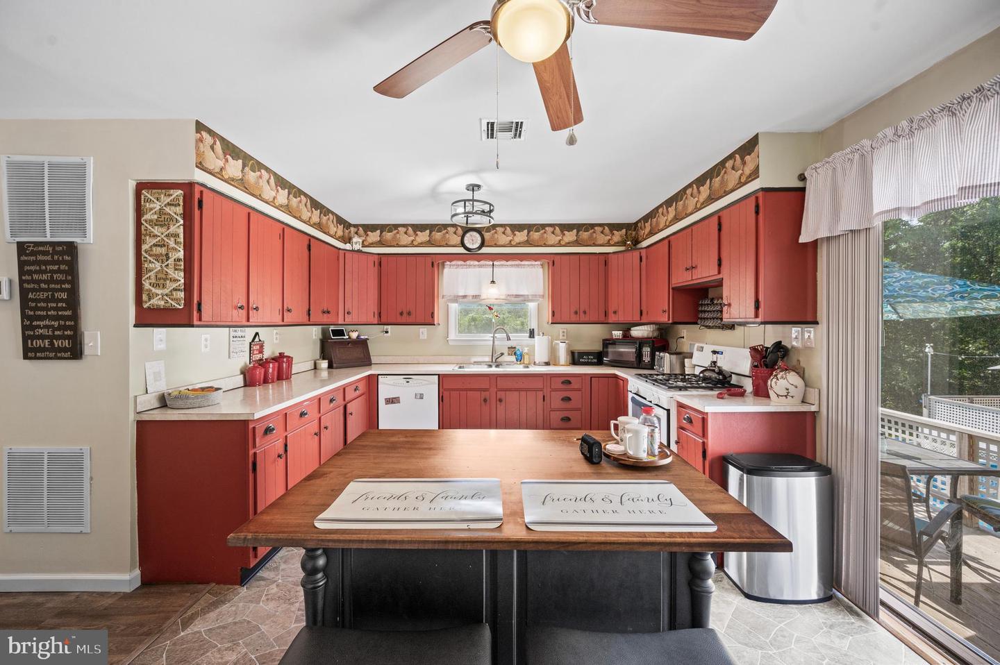 1901 S TIMBER RIDGE RD, WHITACRE, Virginia 22625, 2 Bedrooms Bedrooms, ,2 BathroomsBathrooms,Residential,For sale,1901 S TIMBER RIDGE RD,VAFV2035054 MLS # VAFV2035054