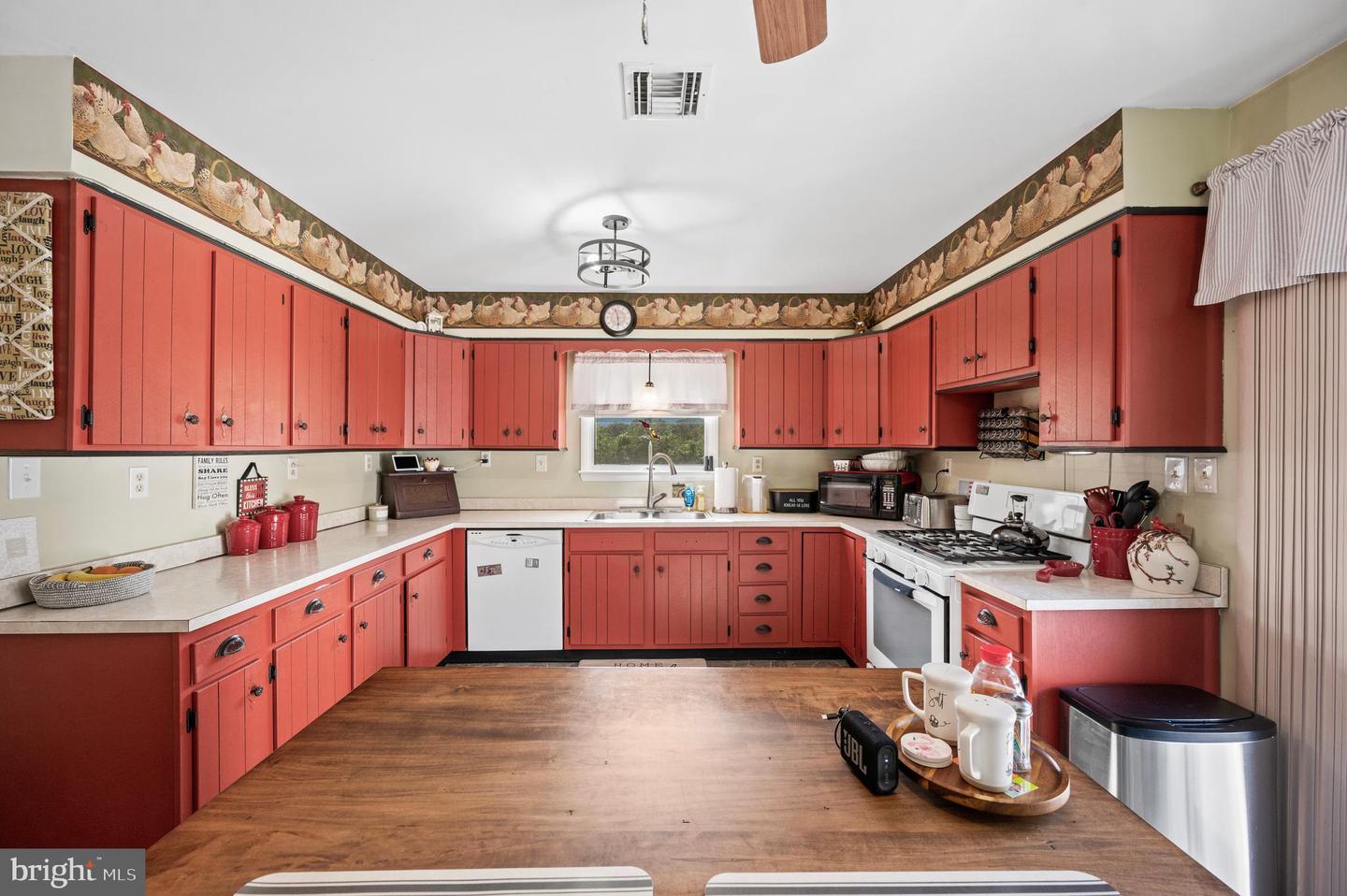 1901 S TIMBER RIDGE RD, WHITACRE, Virginia 22625, 2 Bedrooms Bedrooms, ,2 BathroomsBathrooms,Residential,For sale,1901 S TIMBER RIDGE RD,VAFV2035054 MLS # VAFV2035054
